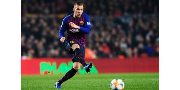 La force physique devient la planche courte d'Arthur